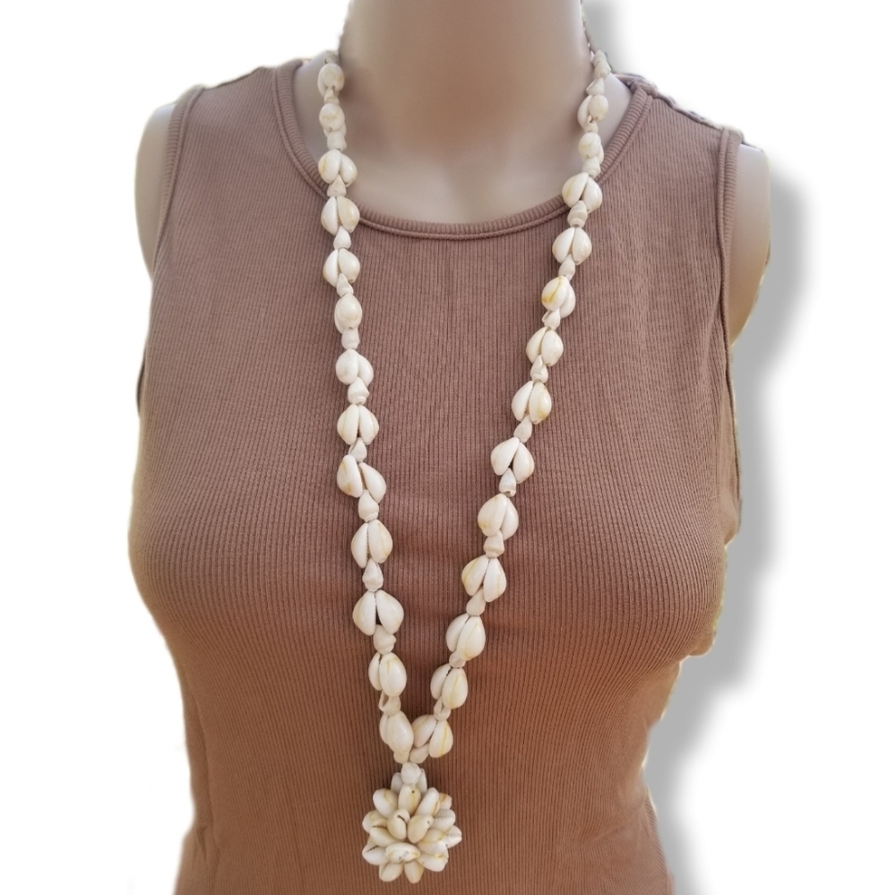 VINTAGE BOHO STYLE COWRIE SHELL NECKLACE WITH COWRIE SHELL BALL PENDANT